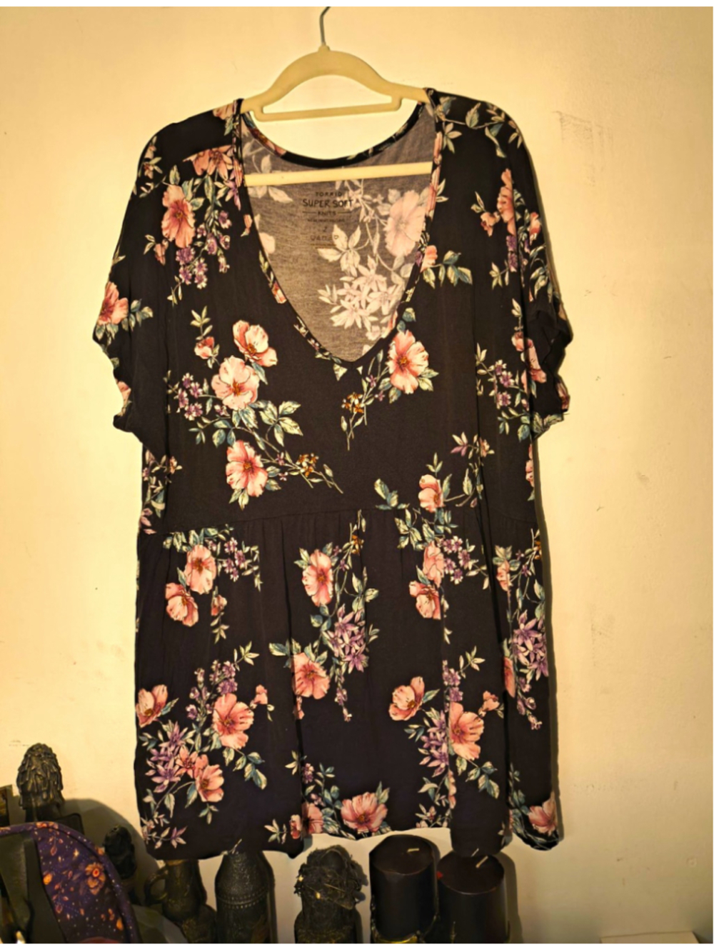 Torrid Super Soft Knits Black Floral V-Neck Short Sleeve Knit Top Size 2